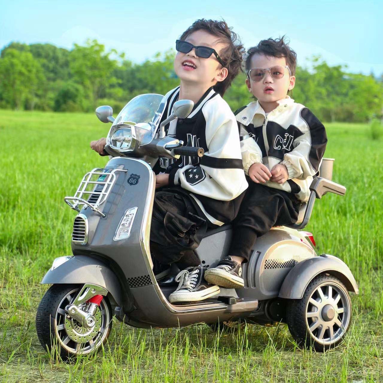 MOTO ELECTRICA BONIE CON BLUETOOTH PARA NIÑOS 02 ASIENTOS